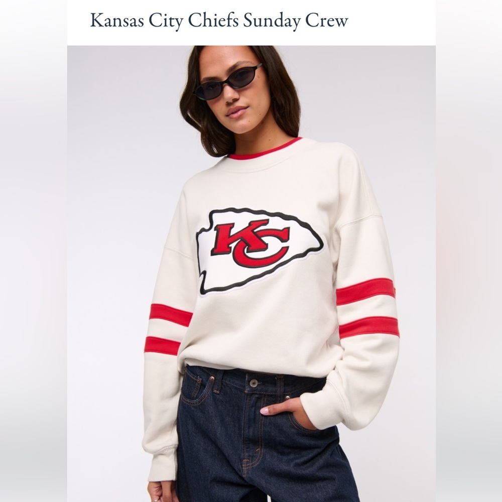 ISO 👀 Chiefs Sweatshirt